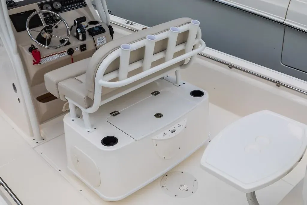 2025 Boston Whaler 210 Montauk Image Thumbnail #19