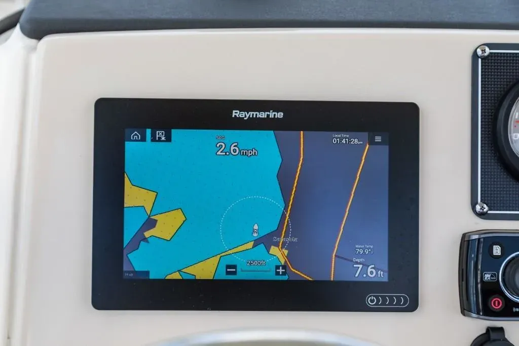2025 Boston Whaler 210 Montauk Image Thumbnail #33