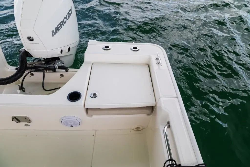 2025 Boston Whaler 210 Montauk Image Thumbnail #42