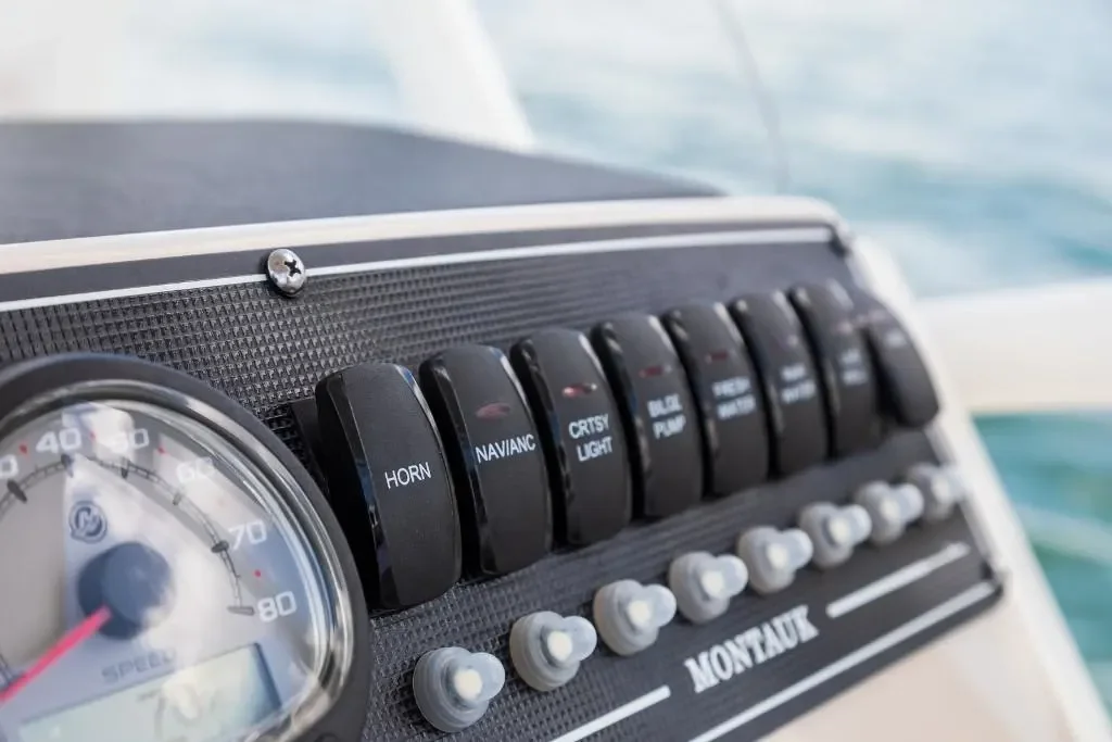 2026 Boston Whaler 210 Montauk Image Thumbnail #32