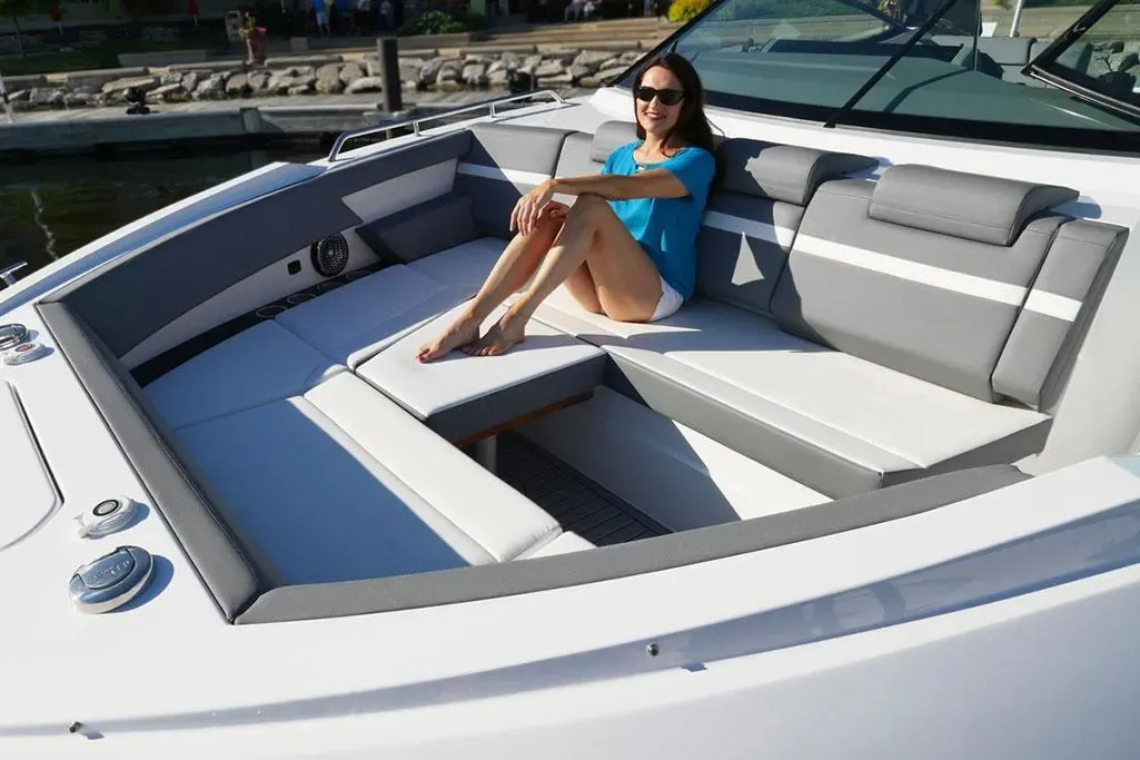 2026 Cruisers Yachts 38 GLS Image Thumbnail #5