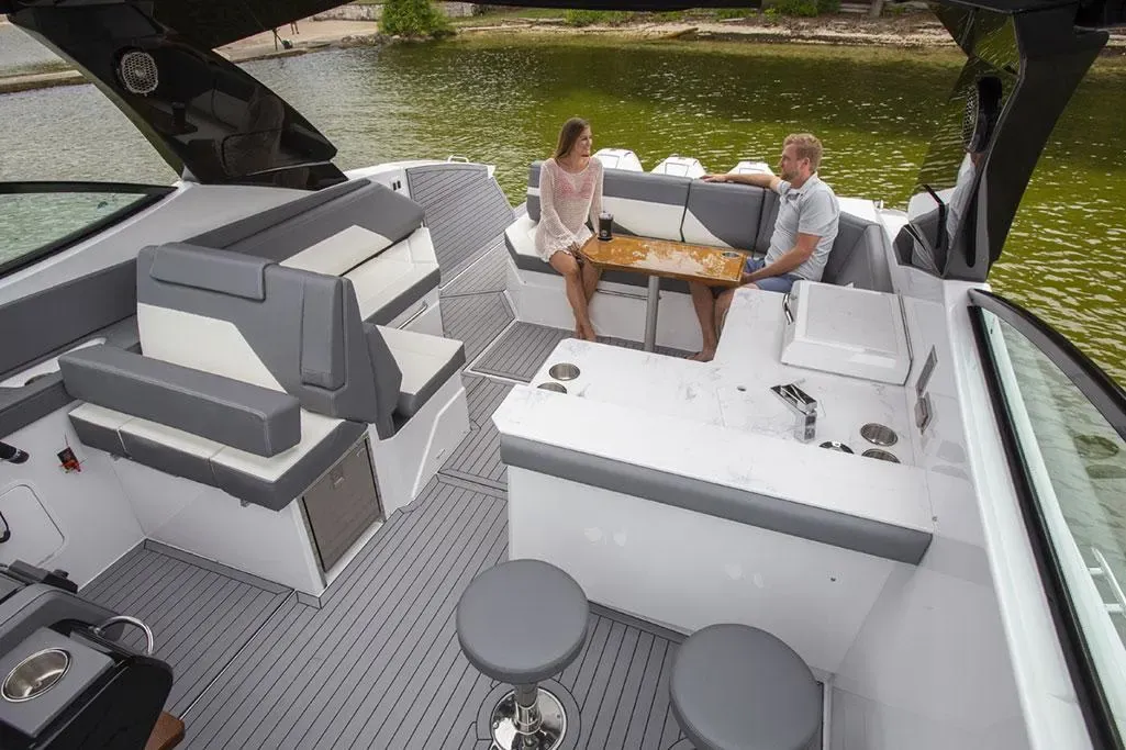 2026 Cruisers Yachts 38 GLS Image Thumbnail #6