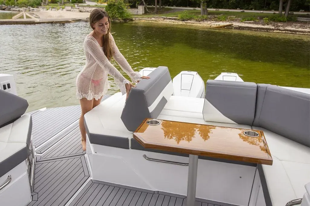 2026 Cruisers Yachts 38 GLS Image Thumbnail #4