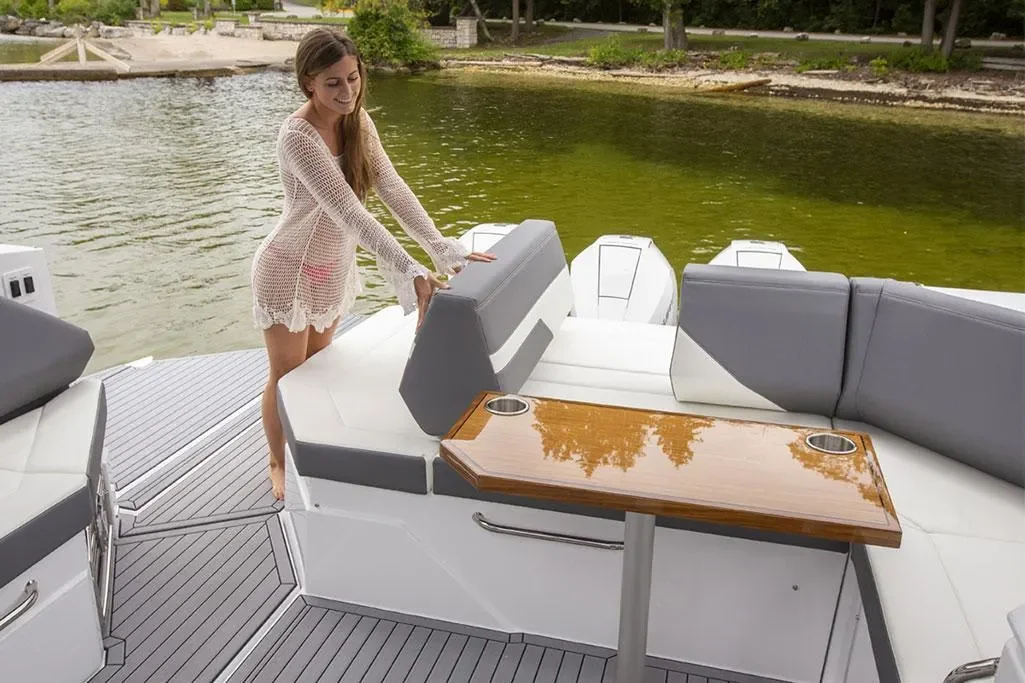 2026 Cruisers Yachts 38 GLS Image Thumbnail #4