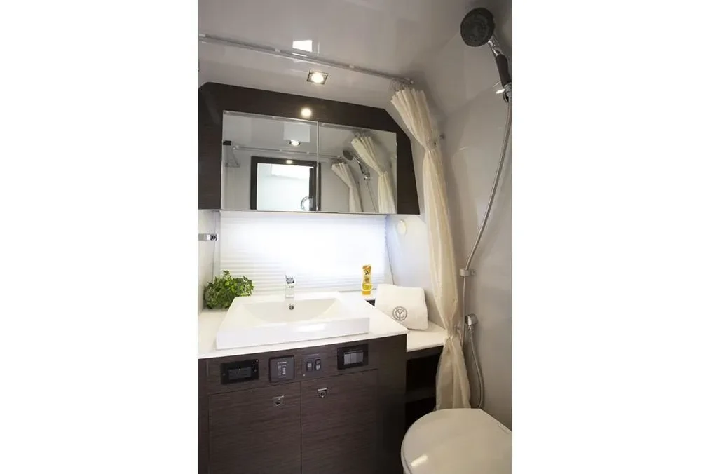 2026 Cruisers Yachts 38 GLS Image Thumbnail #16