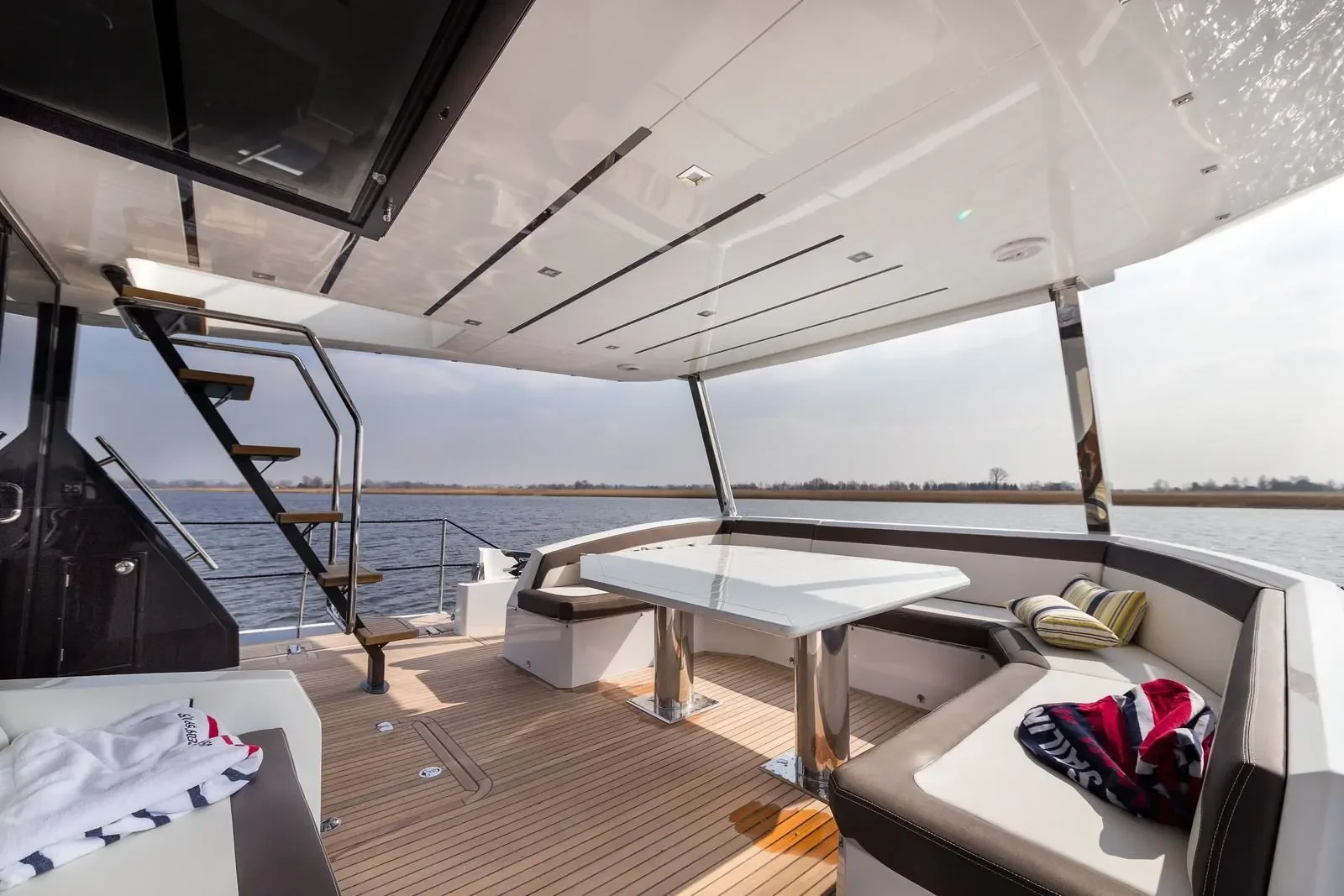 2026 Galeon 640 FLY Image Thumbnail #6