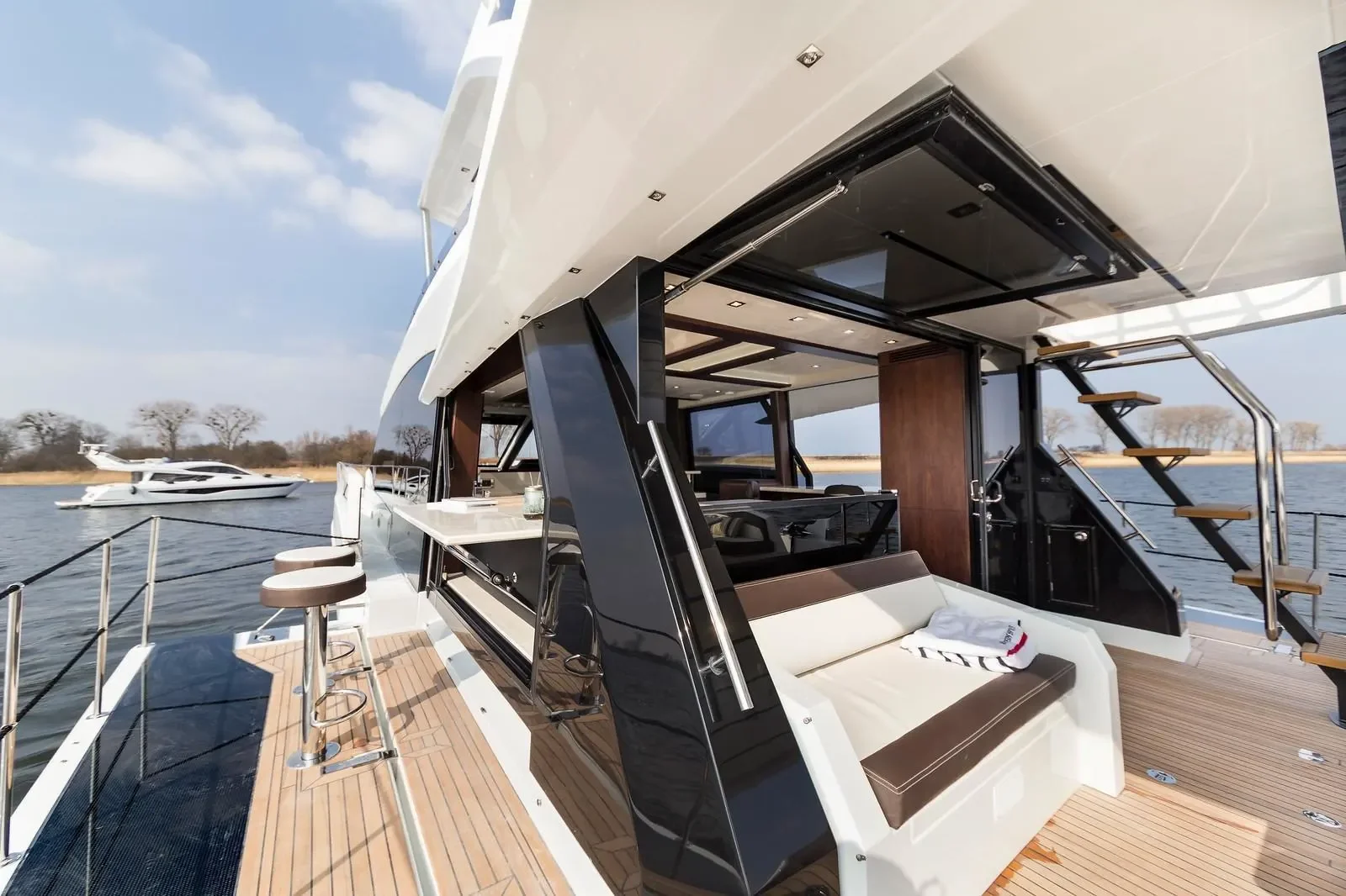2026 Galeon 640 FLY Image Thumbnail #10