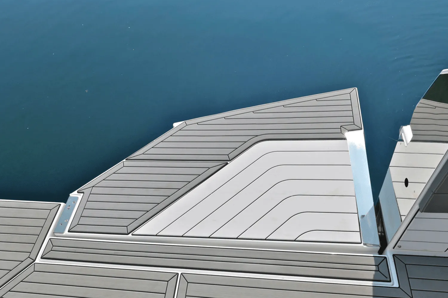 2026 Cruisers Yachts 42 GLS Outboard Image Thumbnail #8