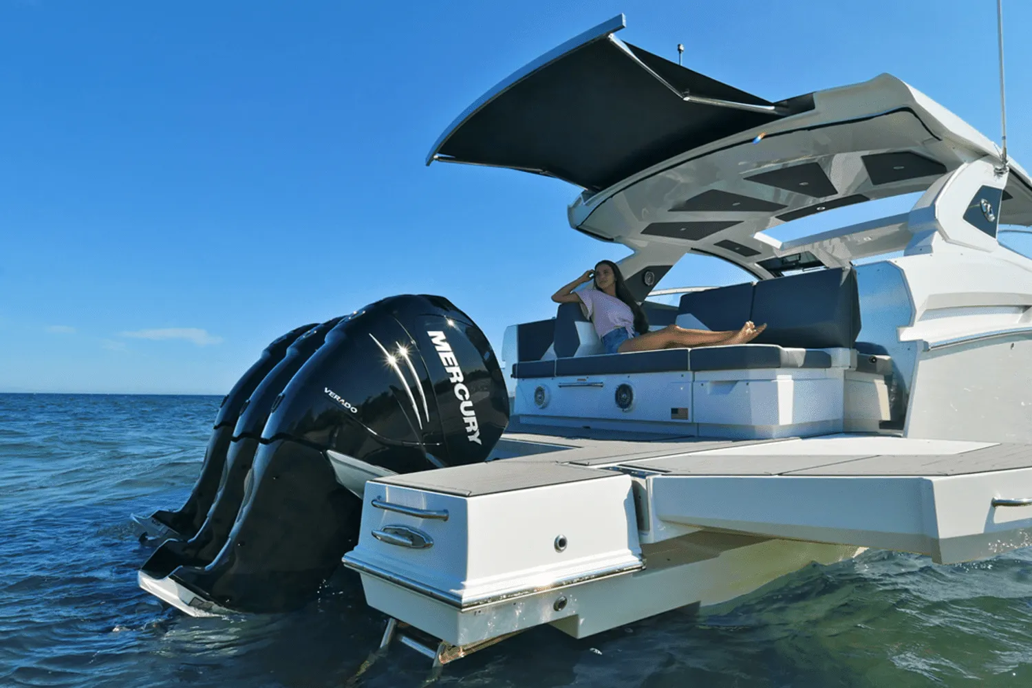 2026 Cruisers Yachts 42 GLS Outboard Image Thumbnail #12