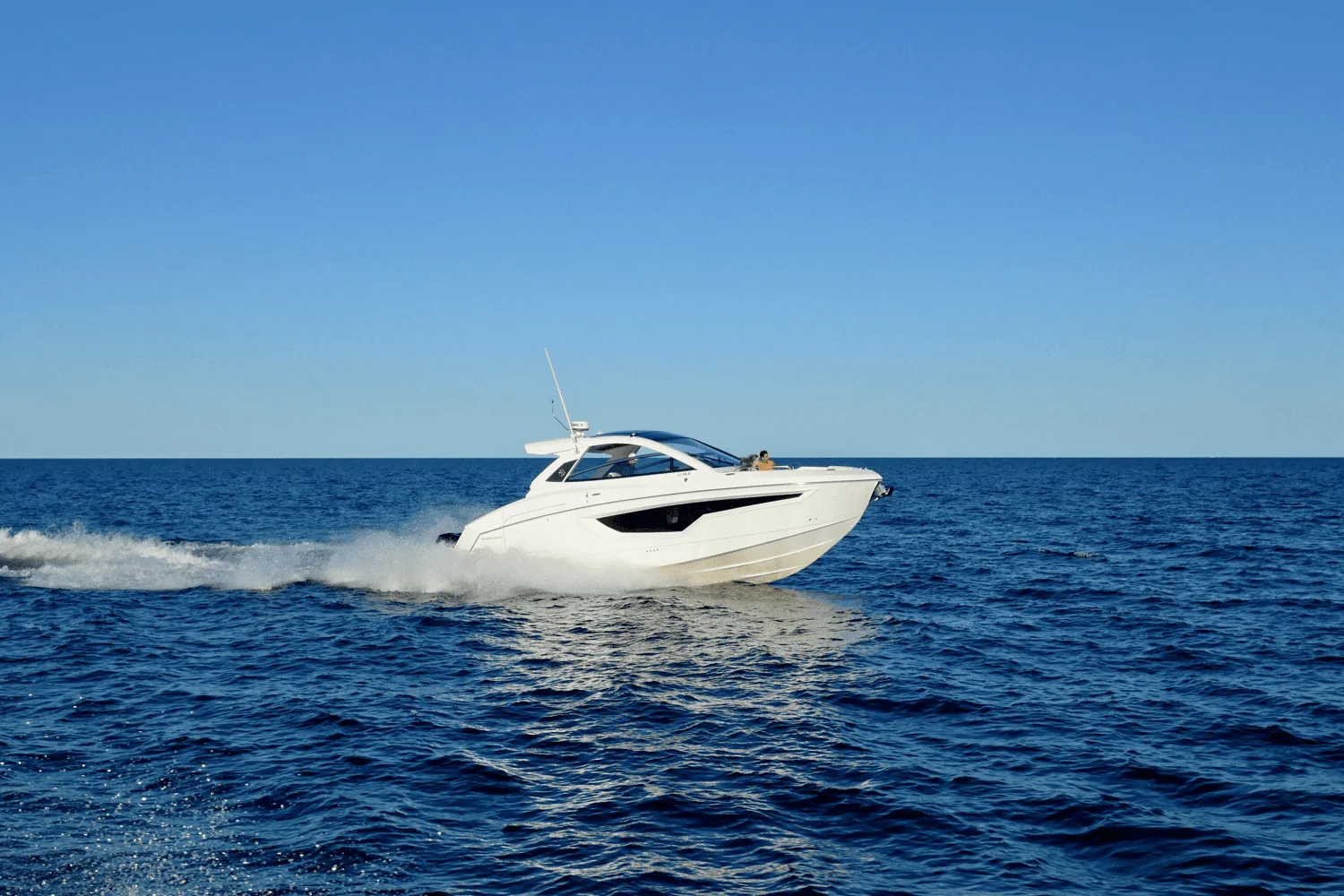 2026 Cruisers Yachts 42 GLS Outboard Image Thumbnail #16