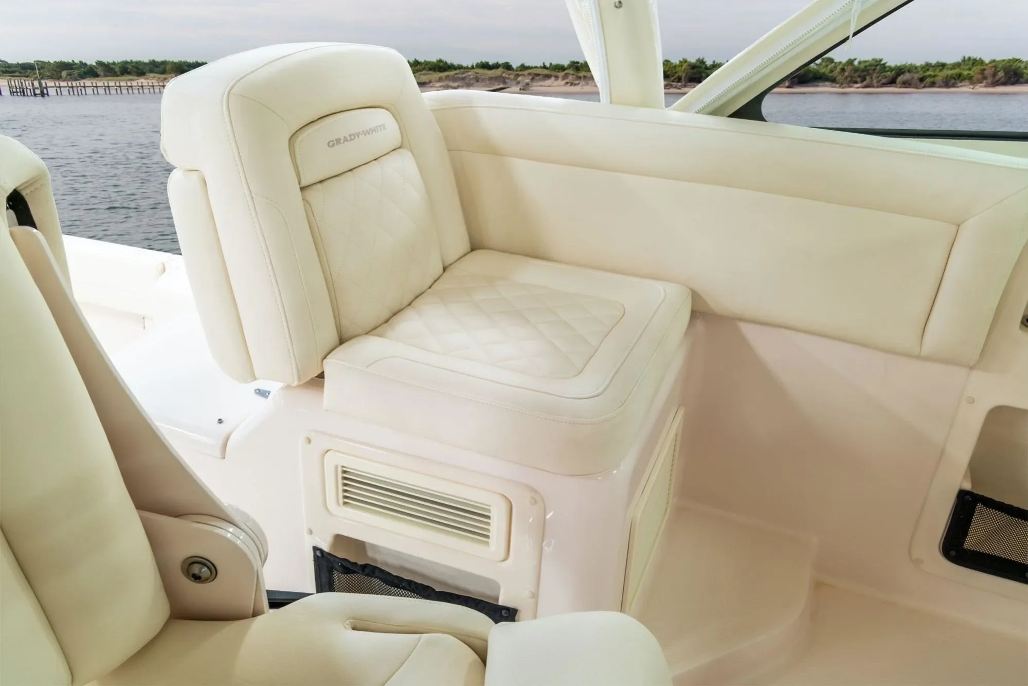 2026 Grady-White Express 370 Image Thumbnail #4