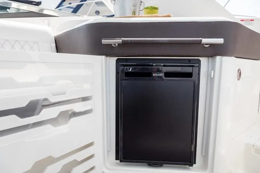 2026 Sea Ray SLX 310 Image Thumbnail #14