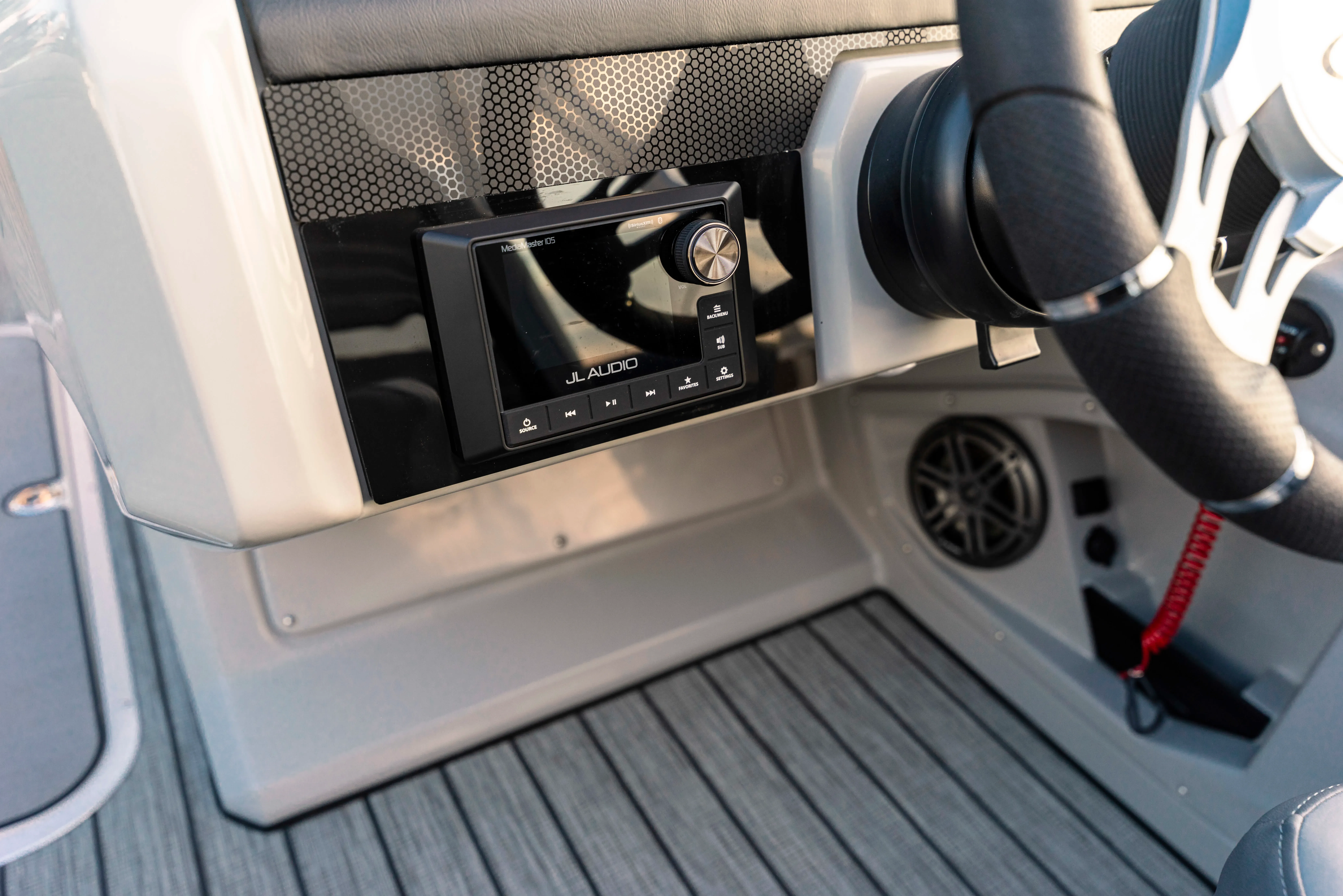 2026 Harris Solstice 230 Image Thumbnail #37