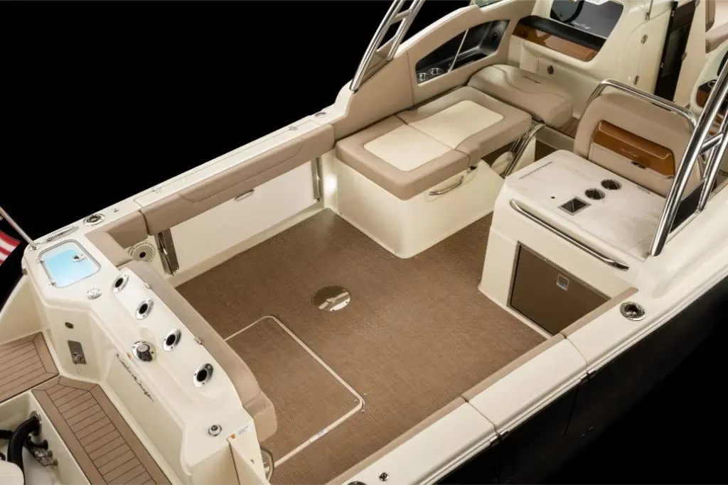 2025 Chris-Craft Calypso 28 Image Thumbnail #4