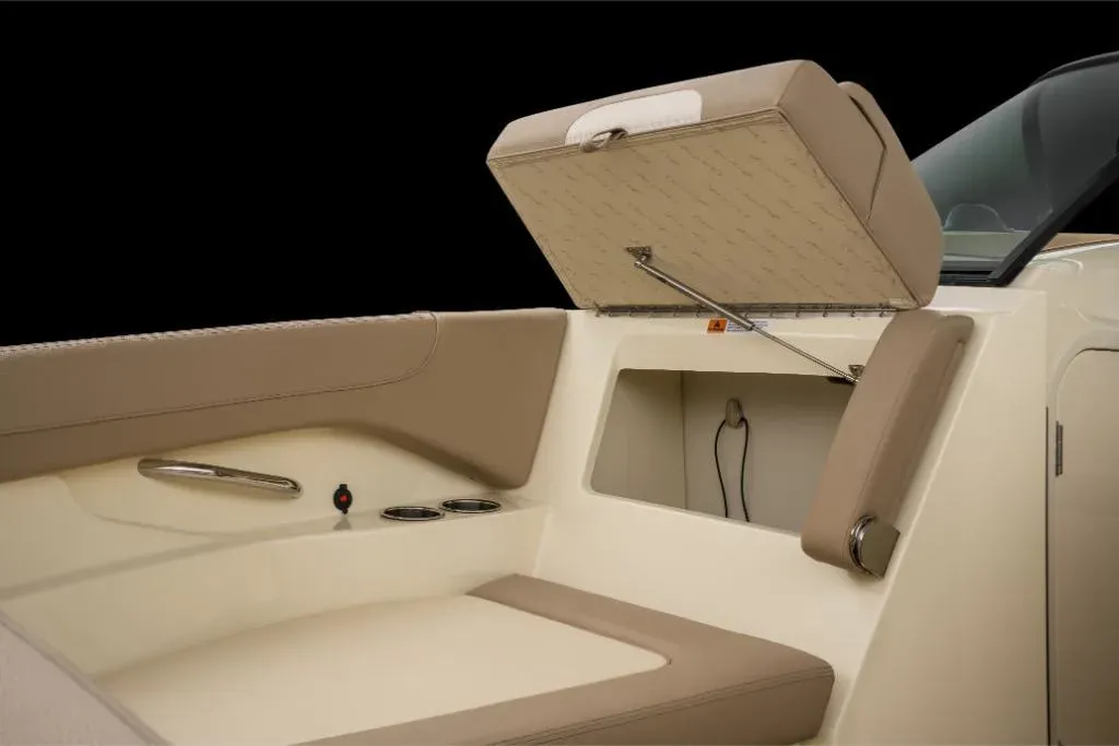 2025 Chris-Craft Calypso 28 Image Thumbnail #15