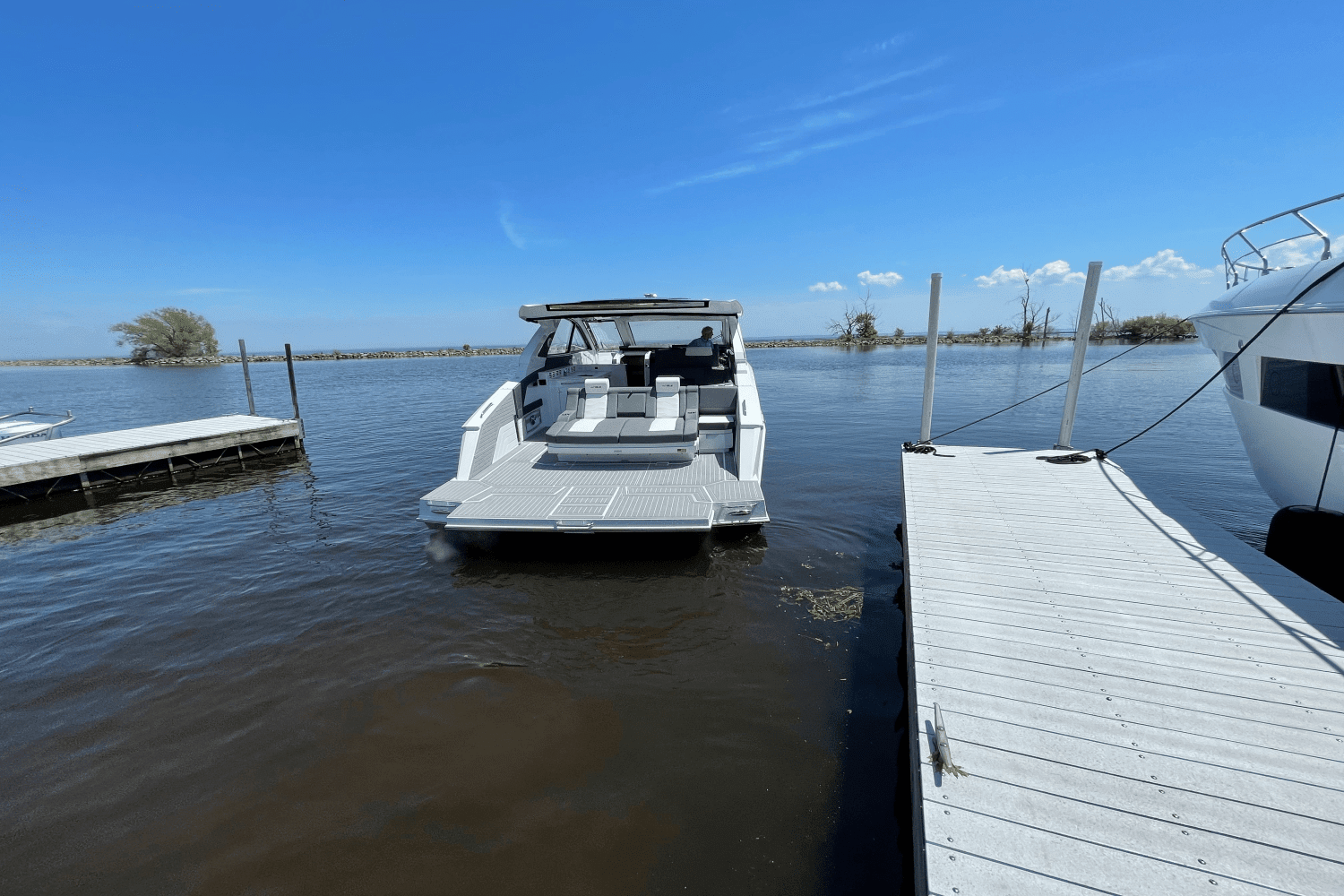 2026 Cruisers Yachts 42 GLS Image Thumbnail #6