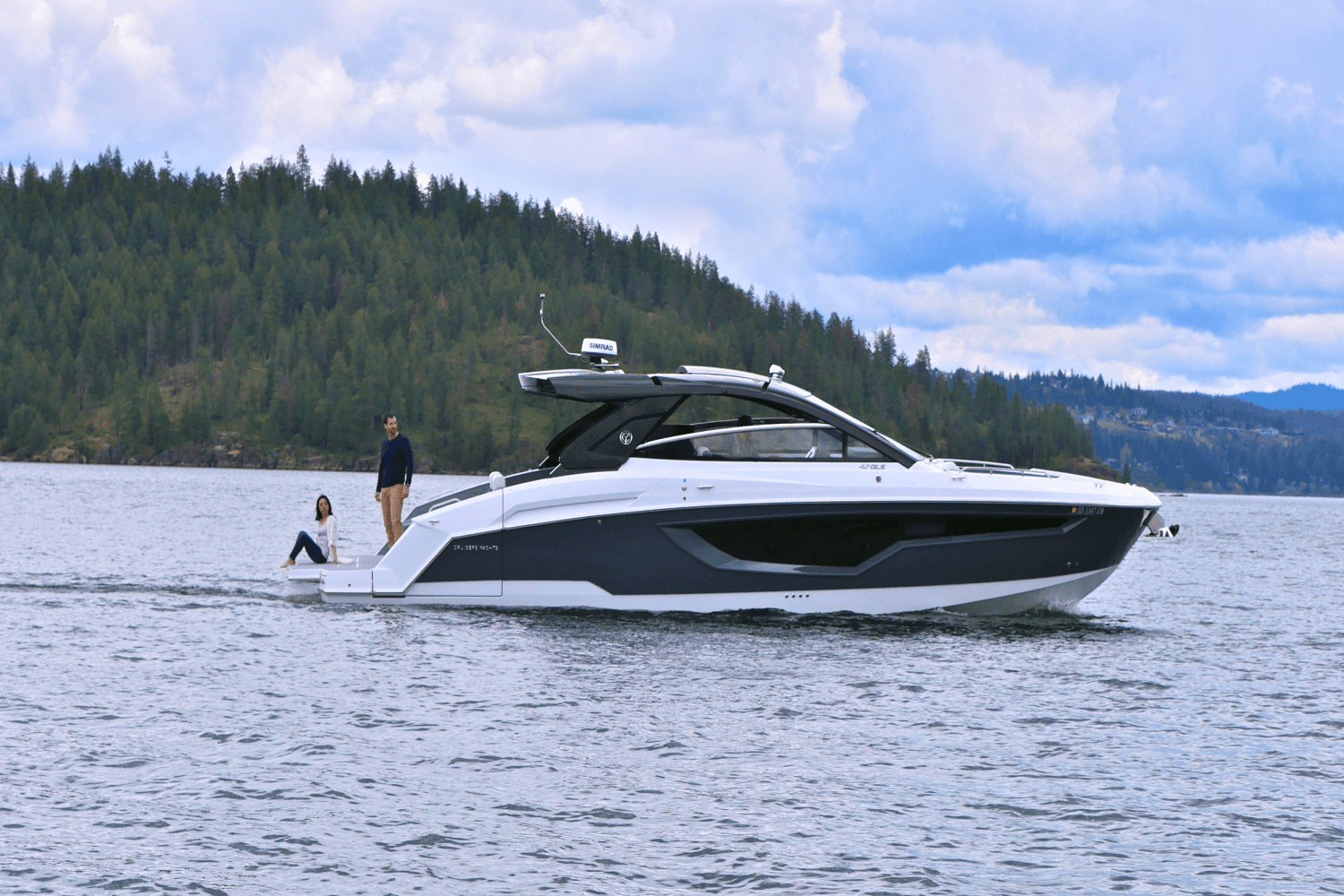 2026 Cruisers Yachts 42 GLS Image Thumbnail #1
