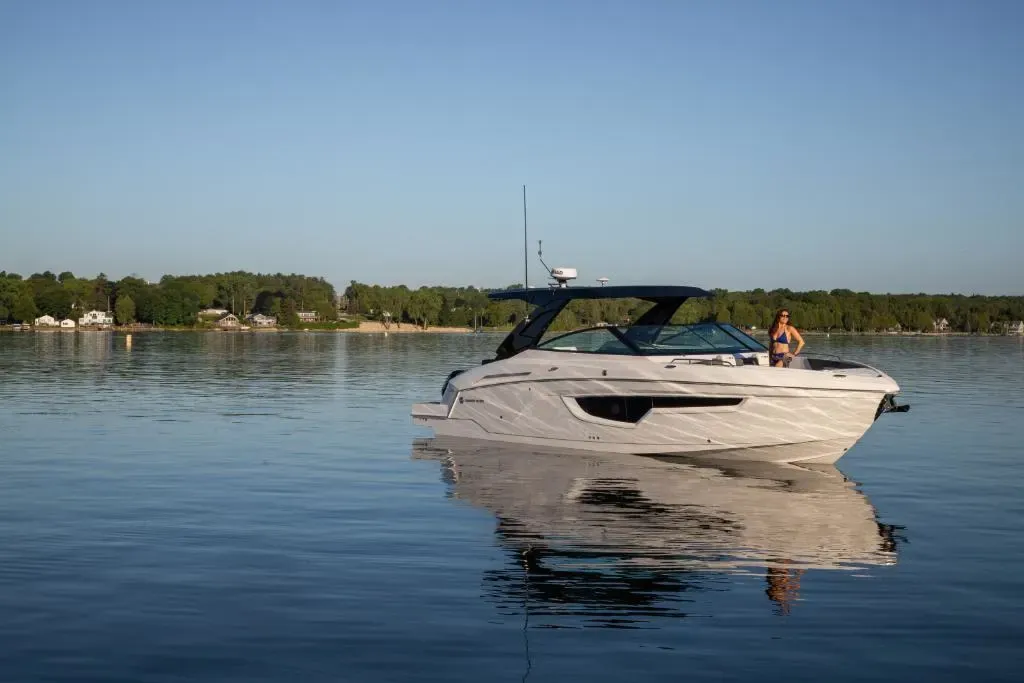 2026 Cruisers Yachts 34 GLS Image Thumbnail #12