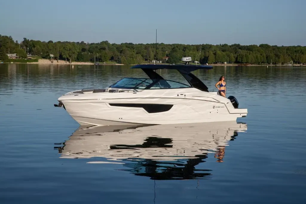 2026 Cruisers Yachts 34 GLS Image Thumbnail #16