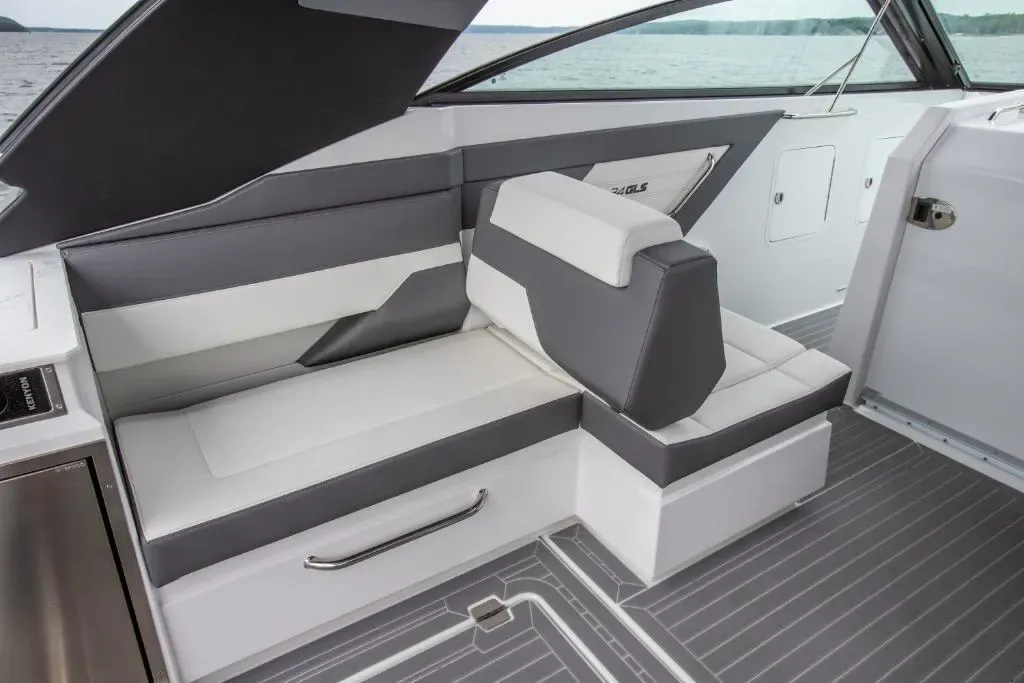 2026 Cruisers Yachts 34 GLS Image Thumbnail #25