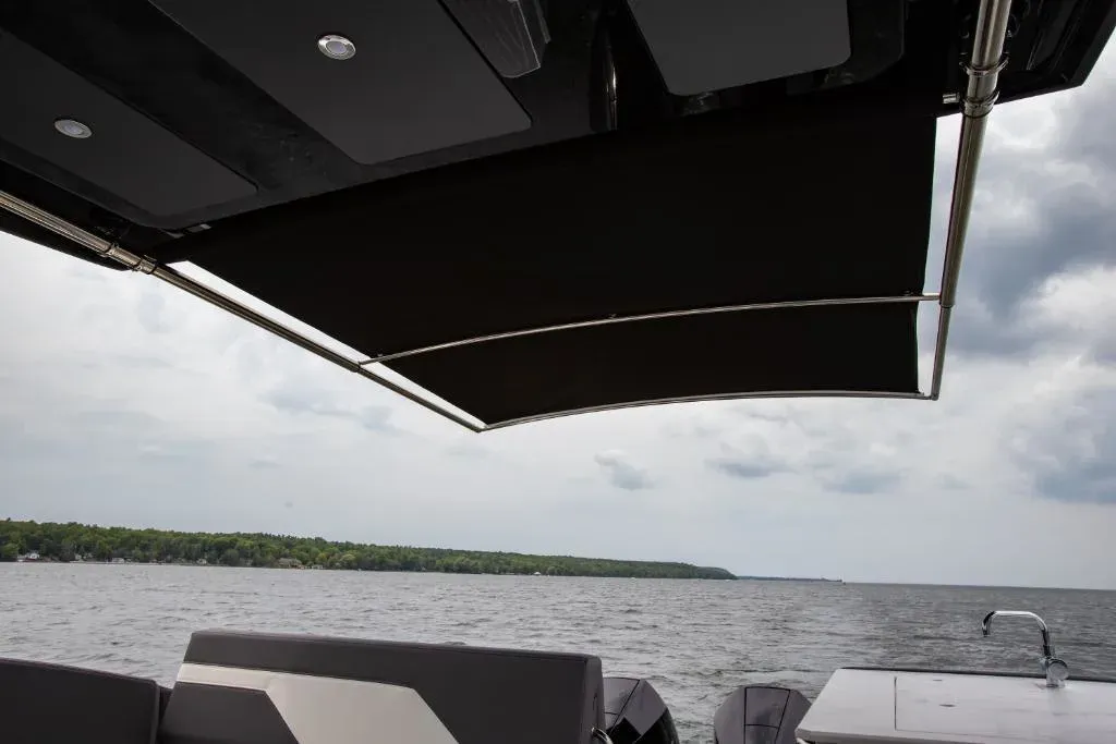 2026 Cruisers Yachts 34 GLS Image Thumbnail #28