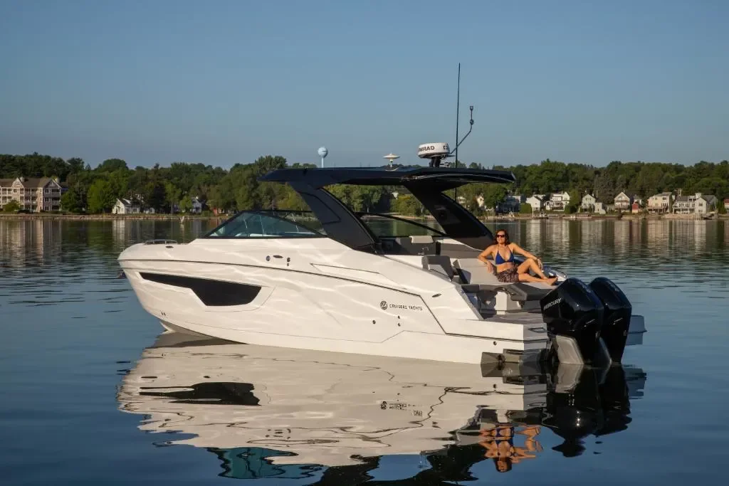 2026 Cruisers Yachts 34 GLS Image Thumbnail #15