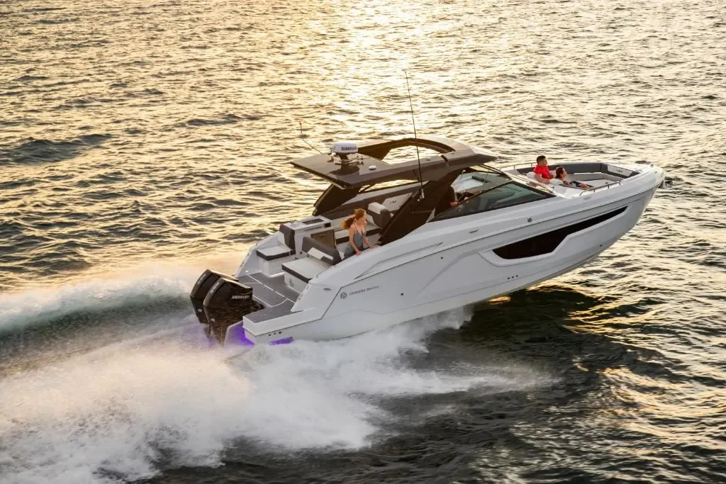 2026 Cruisers Yachts 34 GLS Image Thumbnail #6
