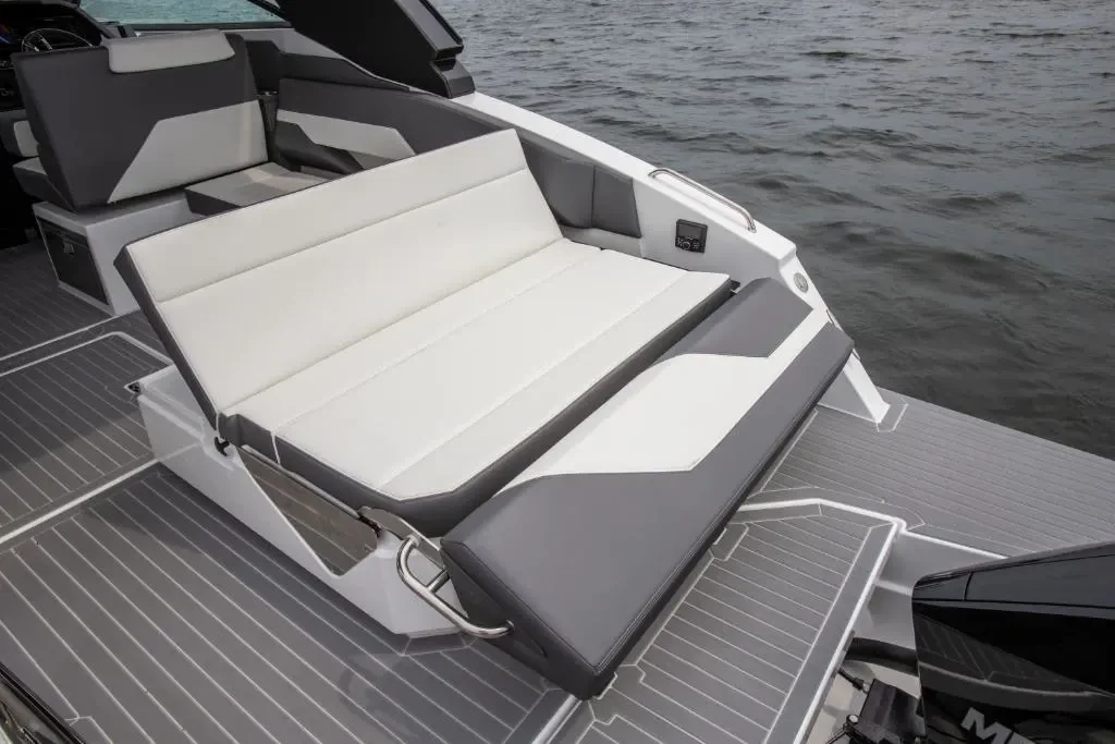 2026 Cruisers Yachts 34 GLS Image Thumbnail #22