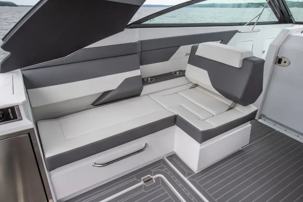 2026 Cruisers Yachts 34 GLS Image Thumbnail #26