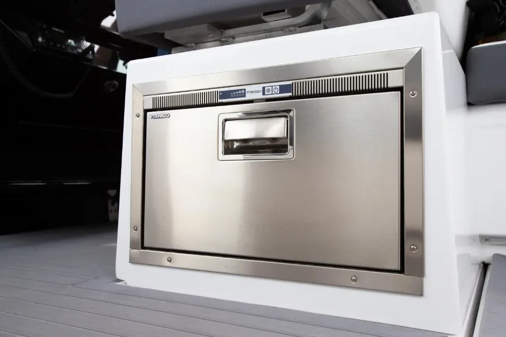 2026 Cruisers Yachts 34 GLS Image Thumbnail #32