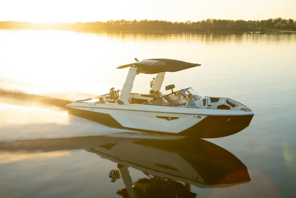 2026 Nautique Super Air Nautique S25 Image Thumbnail #1