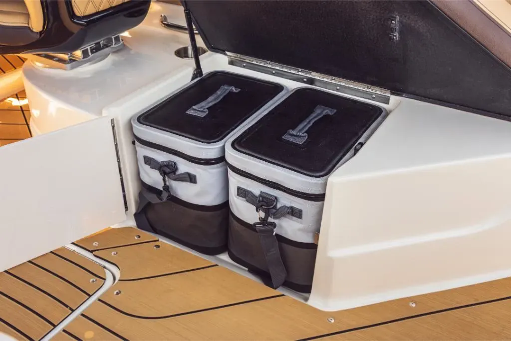 2026 Sea Ray SLX 260 Outboard Image Thumbnail #29