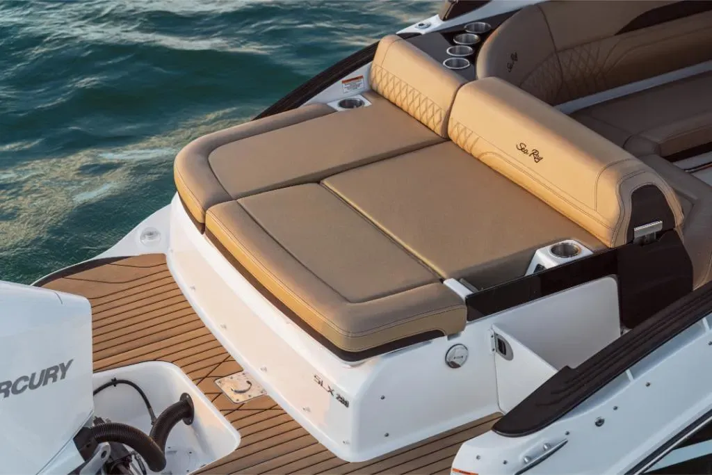 2026 Sea Ray SLX 260 Outboard Image Thumbnail #31