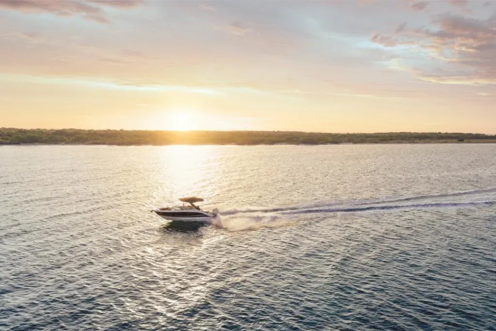 2026 Sea Ray SLX 260 Outboard Image Thumbnail #9