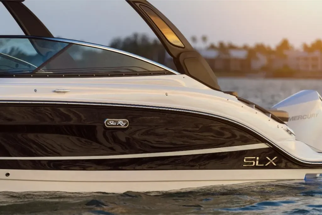 2026 Sea Ray SLX 260 Outboard Image Thumbnail #12