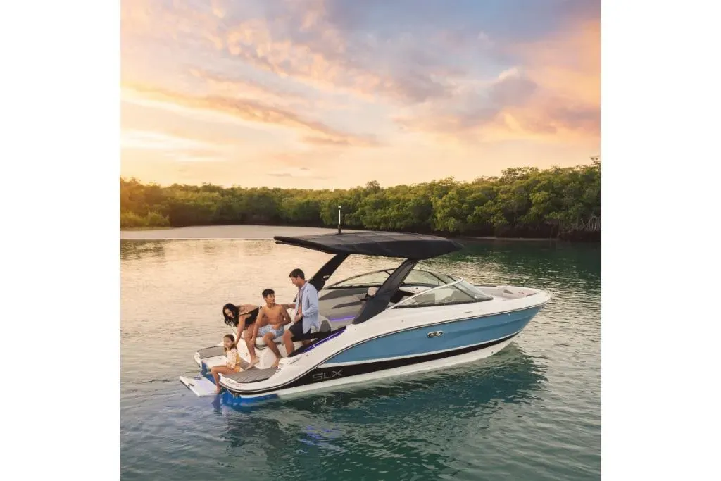 2026 Sea Ray SLX 260 Image Thumbnail #10