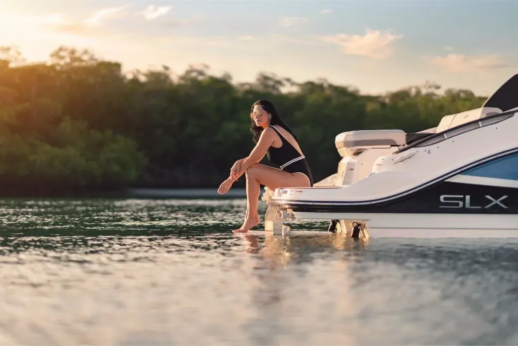 2026 Sea Ray SLX 260 Image Thumbnail #11