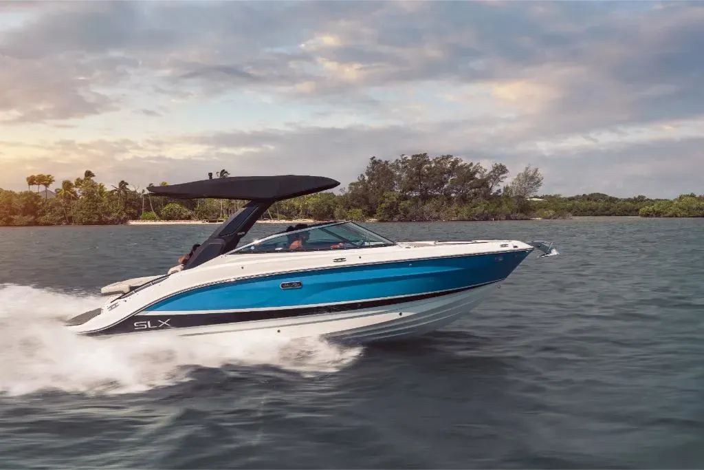2025 Sea Ray SLX 260