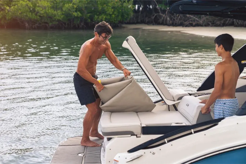 2026 Sea Ray SLX 260 Image Thumbnail #12