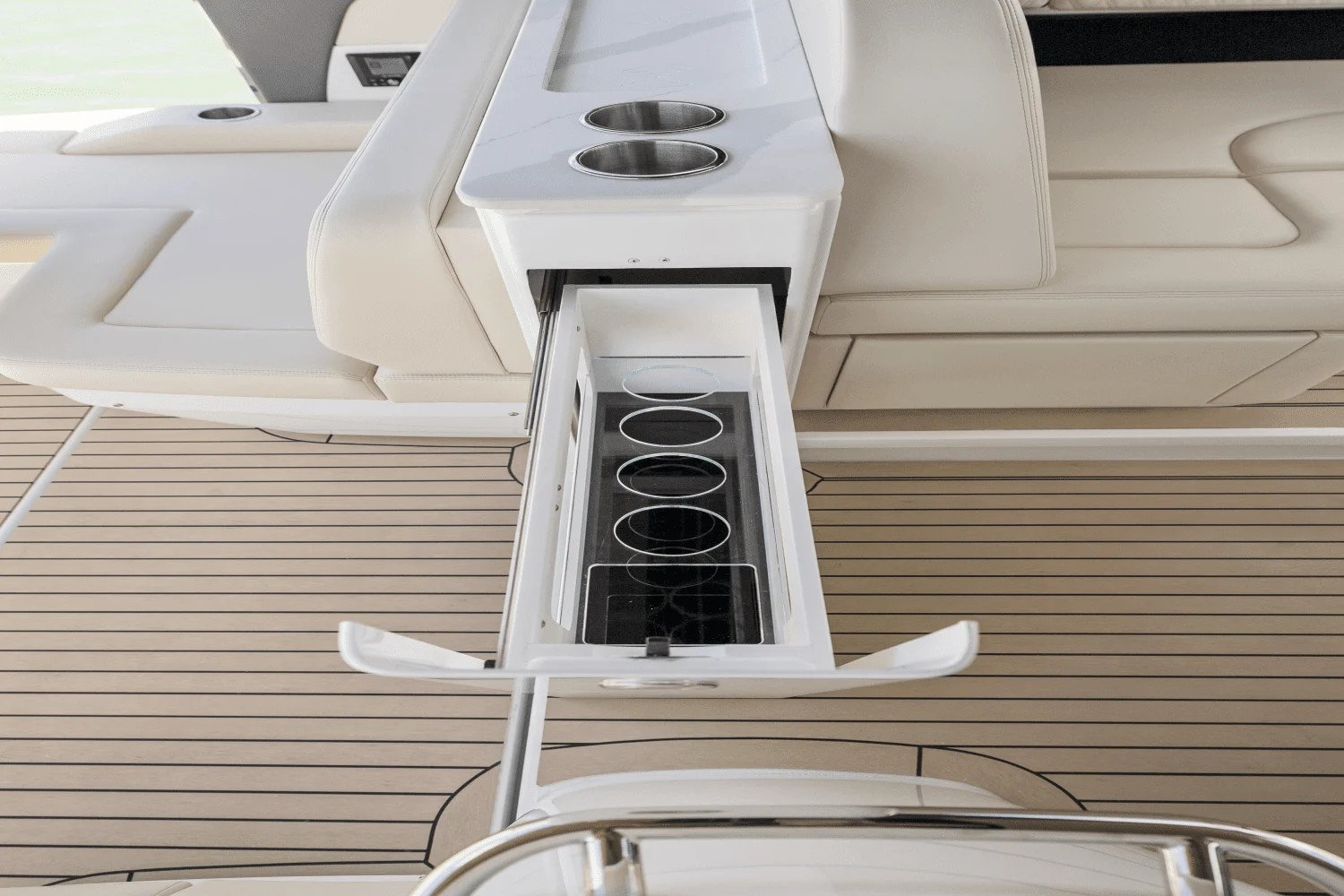 2023 Cruisers Yachts
                                                             50 GLS Image Thumbnail #72