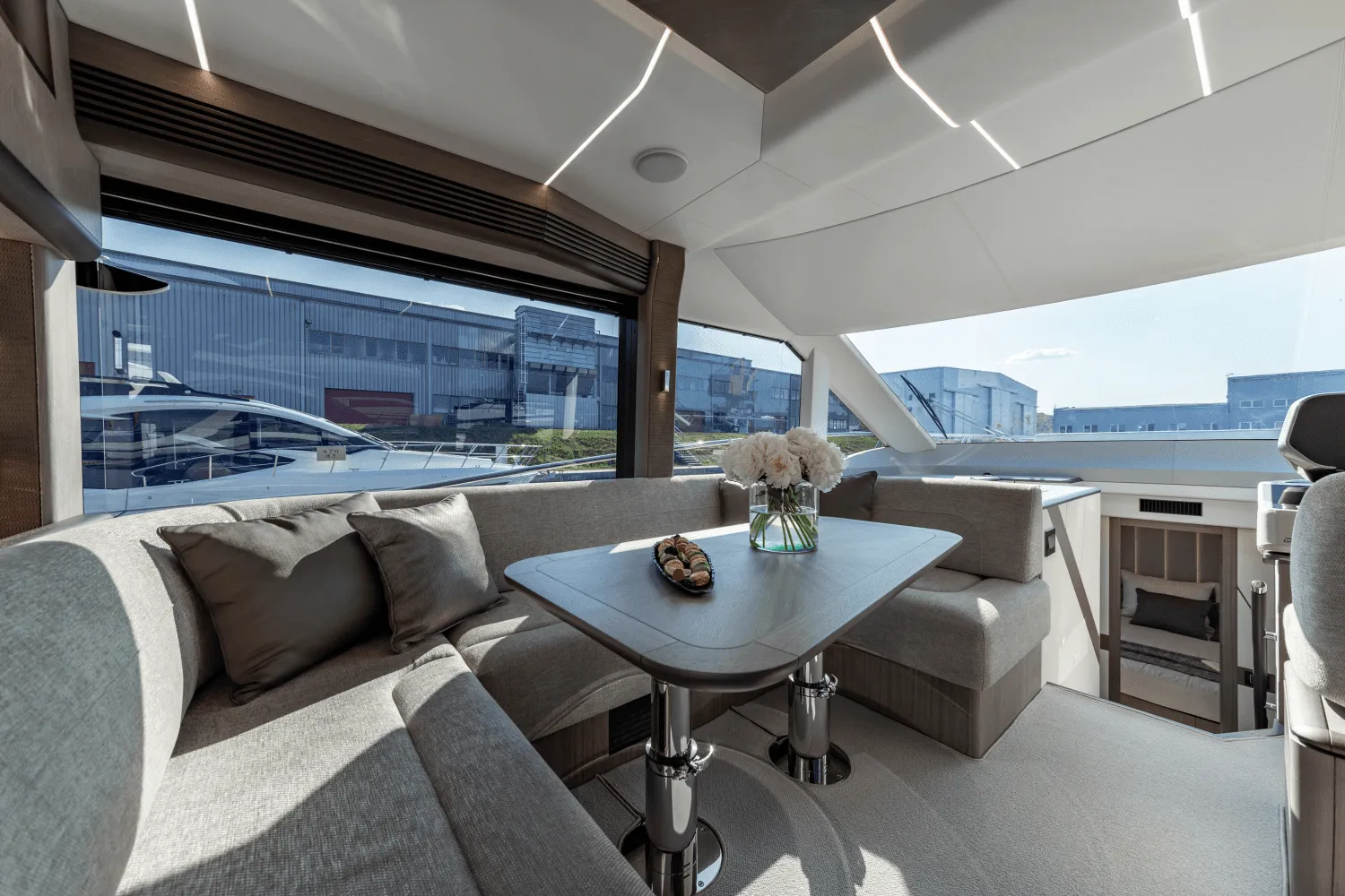 2026 Galeon 560 FLY Image Thumbnail #18
