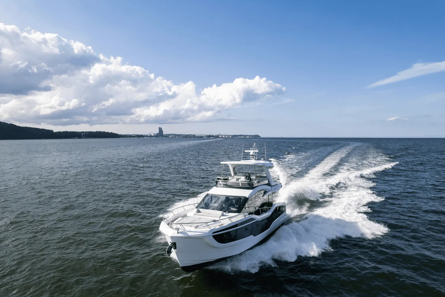 2026 Galeon 560 FLY Image Thumbnail #4