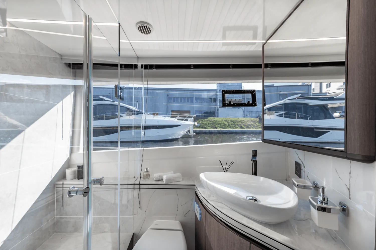 2026 Galeon 560 FLY Image Thumbnail #26