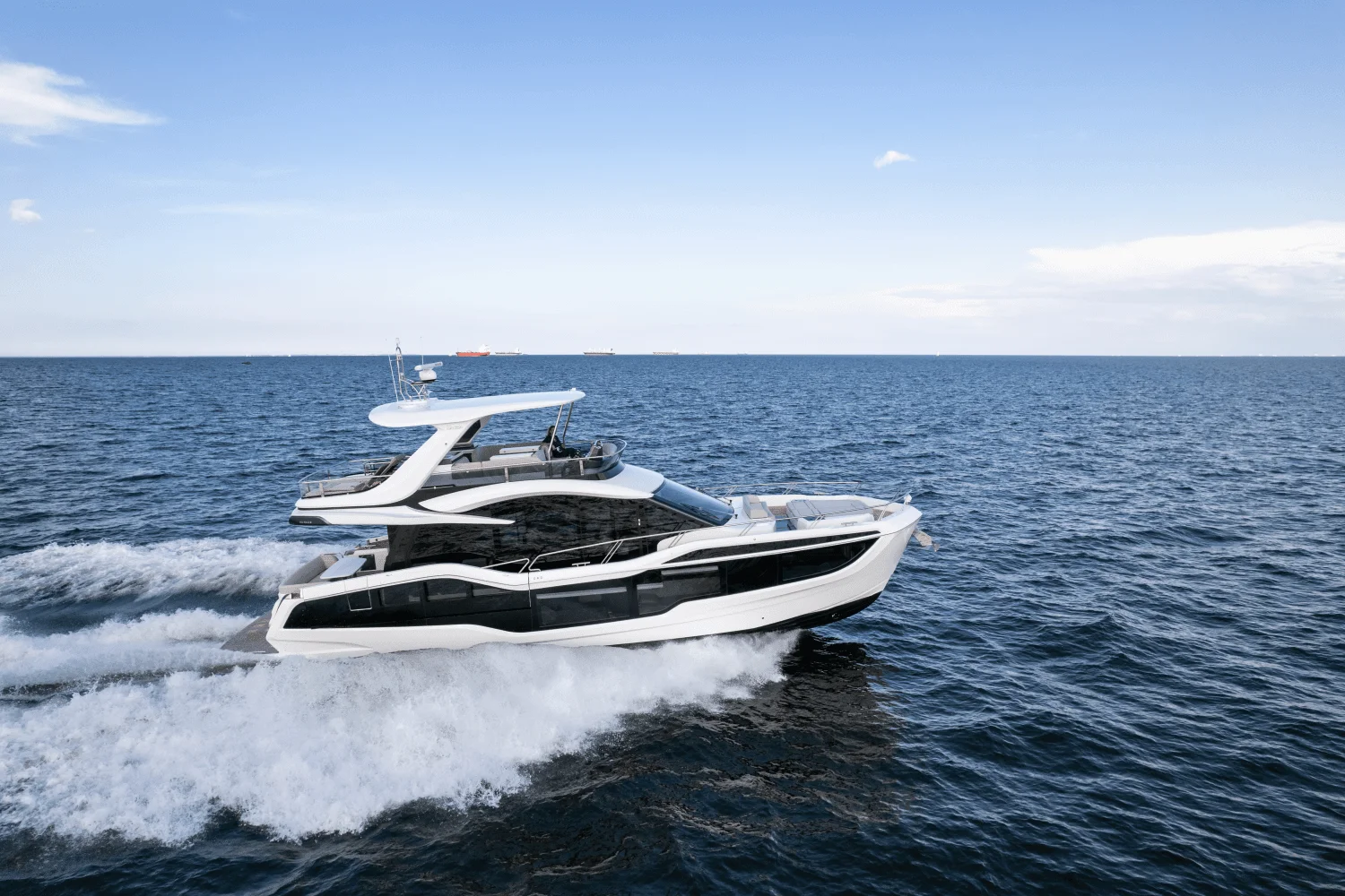 2026 Galeon 560 FLY Image Thumbnail #9
