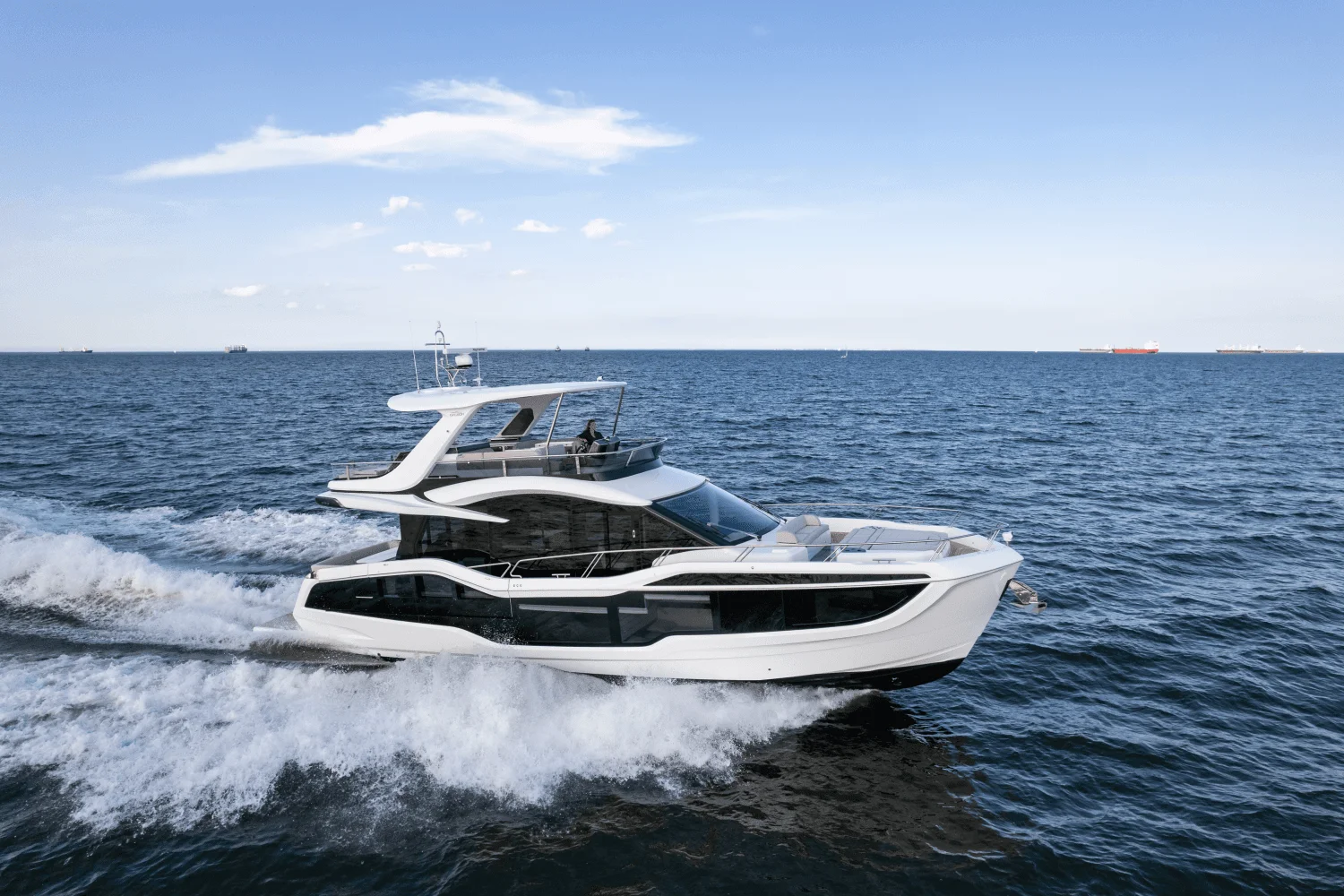 2026 Galeon 560 FLY Image Thumbnail #3