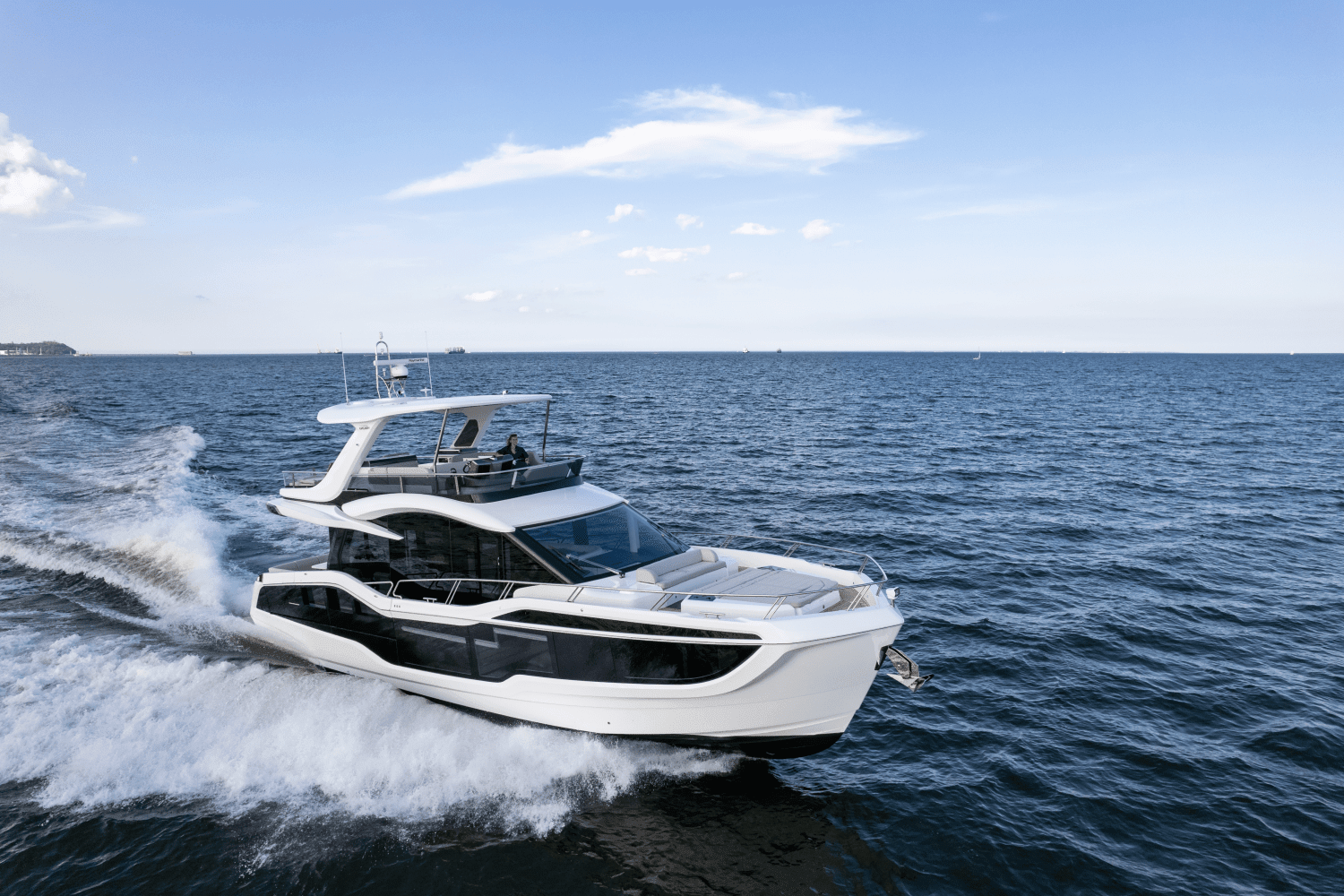 2026 Galeon 560 FLY Image Thumbnail #0