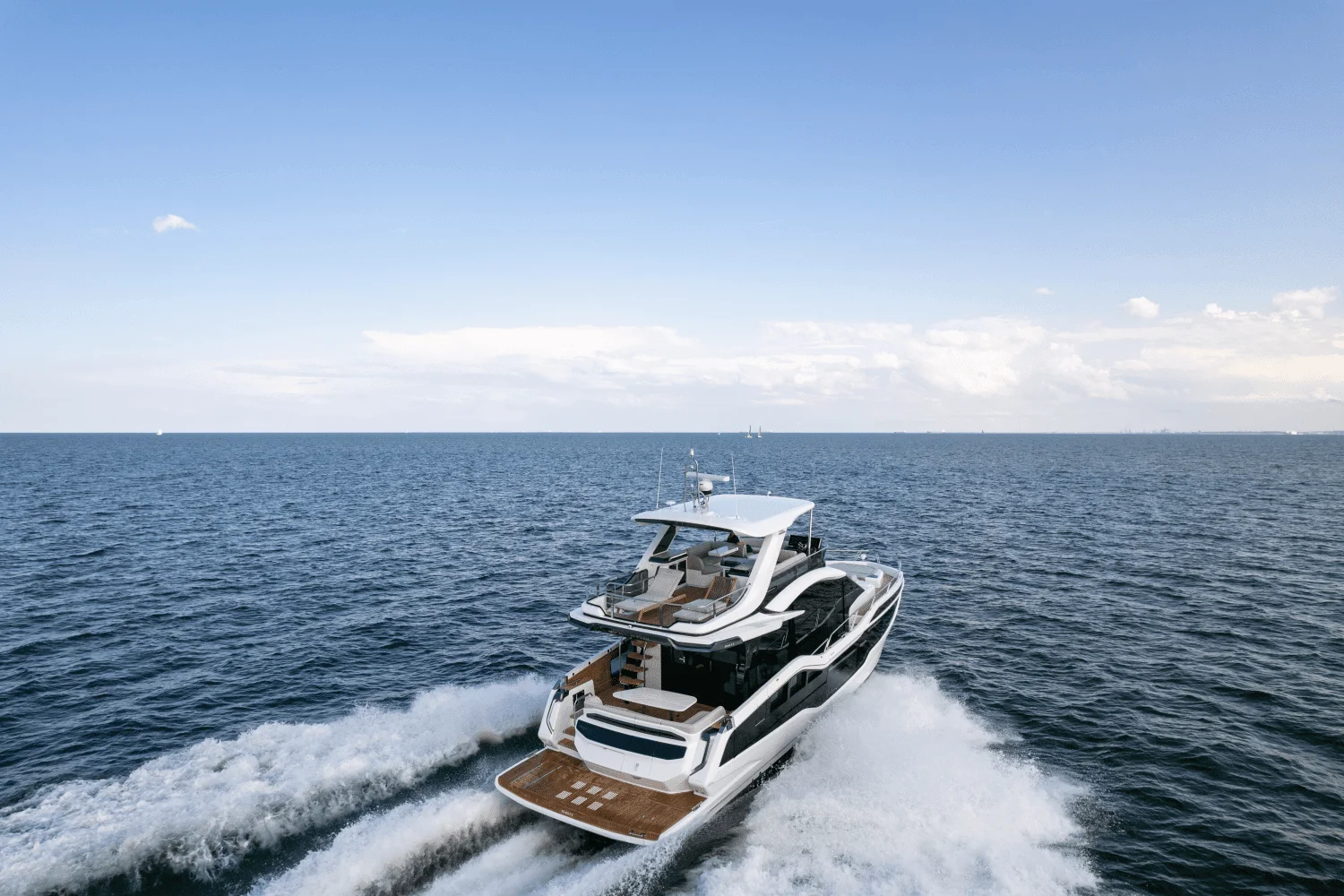 2026 Galeon 560 FLY Image Thumbnail #11