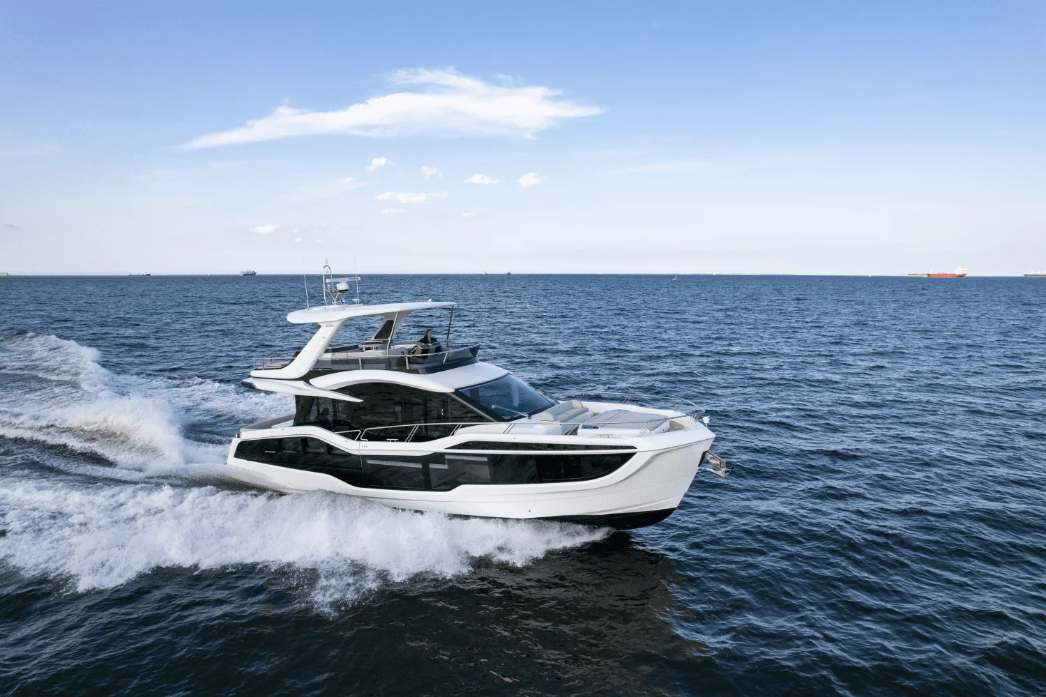 2026 Galeon 560 FLY Image Thumbnail #1