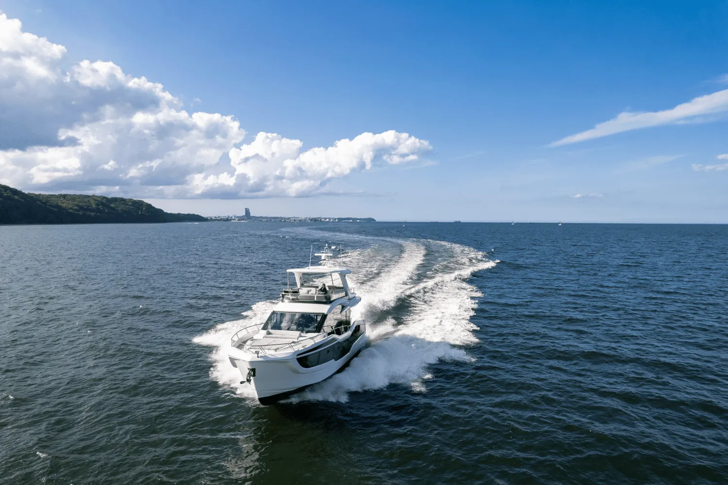 2026 Galeon 560 FLY Image Thumbnail #15