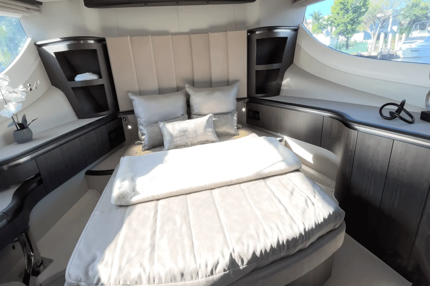 2026 Galeon 560 FLY Image Thumbnail #47